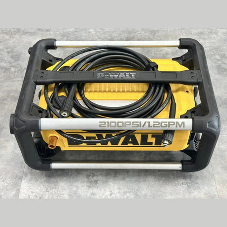 Dewalt (PD1115684) 2100 PSI 1.2 GPM 13 Amp Cold Water Electric Pressure Washer USED.