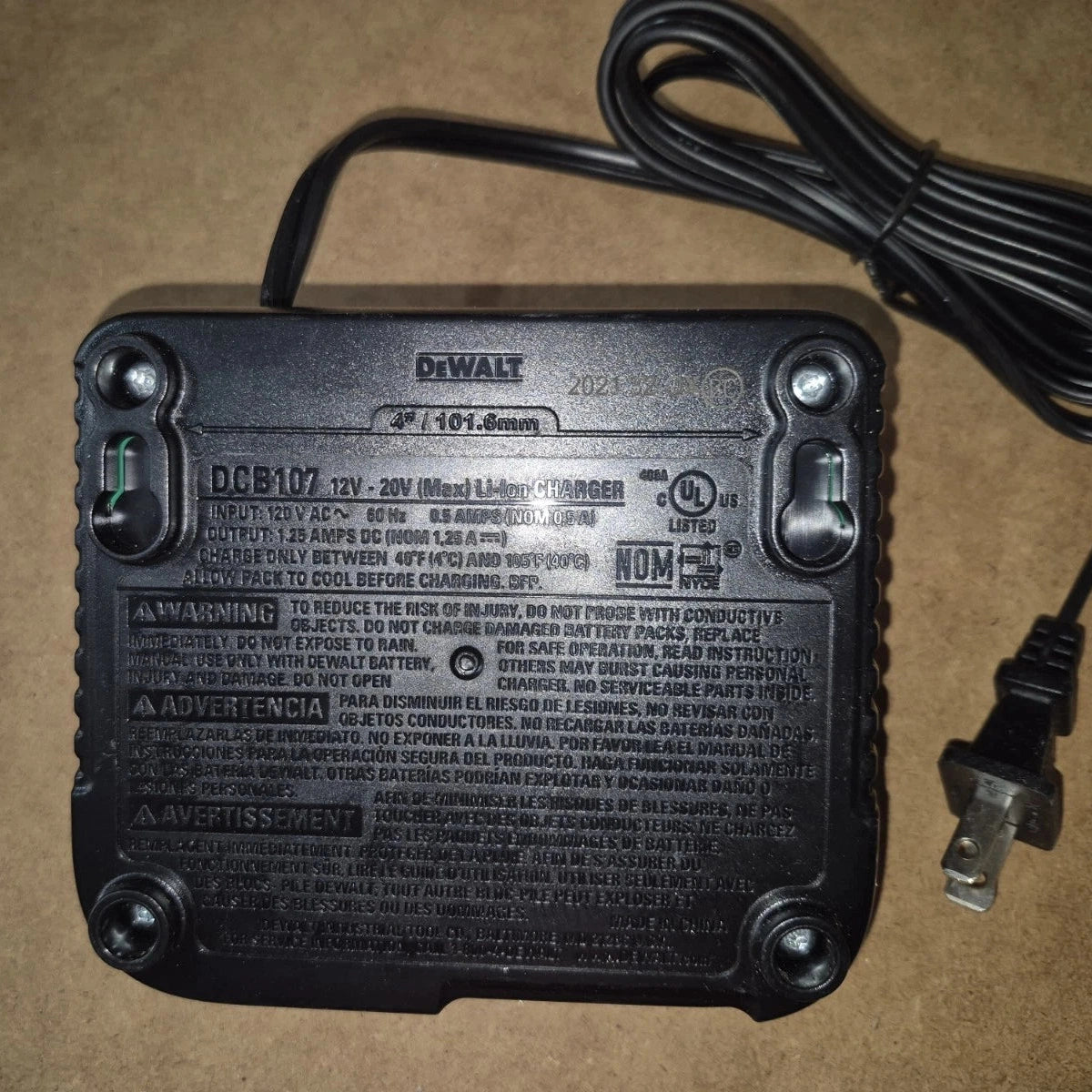DEWALT DCB107 12V/20V MAX Lithium Ion Battery Charger OPEN BOX.