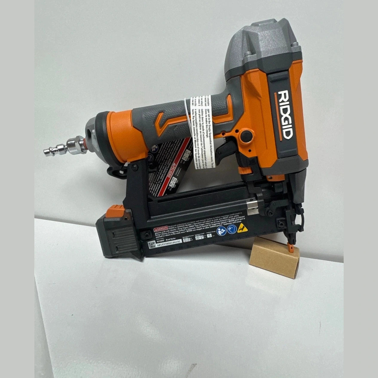 RIDGID Pneumatic 18-Gauge 2-1/8 in. Brad Nailer R213BNF3 TOOL ONLY BRAND NEW